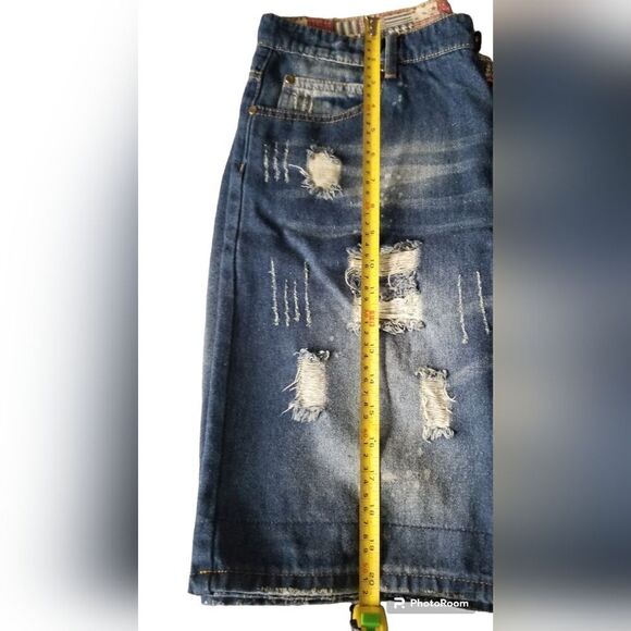 Mens distressed shorts - Picture 3 of 6